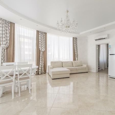 Vip Level Sea View Apartment Odessa Esterno foto